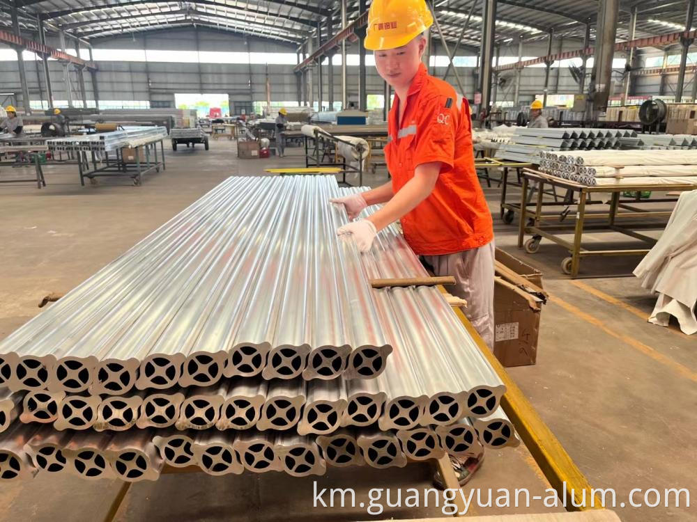 ក្រុមហ៊ុន Guangyuan Aluminum Co guangyuan aluminum co., ltd Aluminum Extrusion Shapes Aluminum Profile Aluminum Extrusion Price